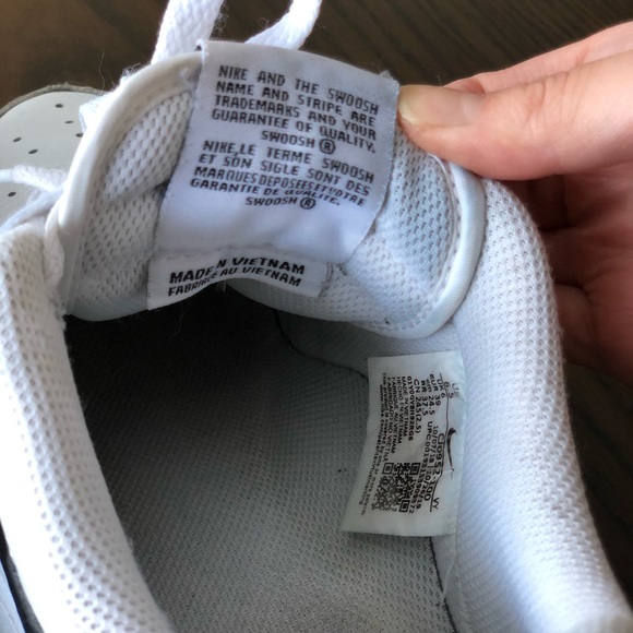 SOLD / NIKE Air Force 1 Low (6.5 men/8 women) - Picture 6 of 11